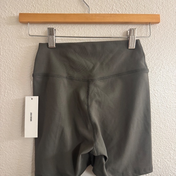 Joah Brown The Body Short - Sueded Carob NWT - Picture 5 of 7